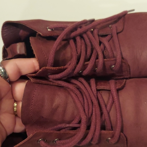 FINAL PRICE🔥Steve Madden Lace Color burgundy 👢 boot - Picture 7 of 15